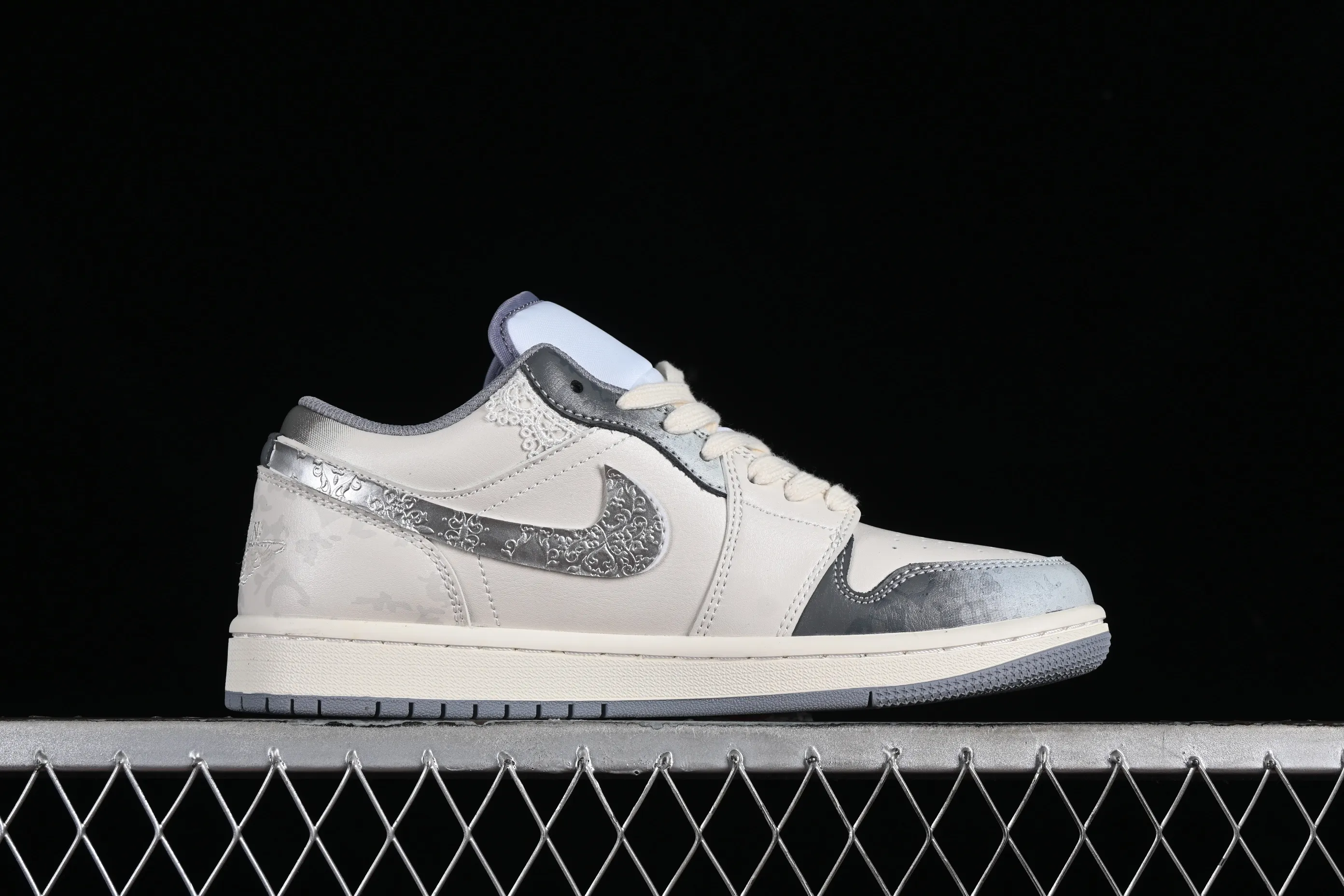 All categories Air Jordan Jordan series basketball shoes Air Jordan 1 Low Air Jordan 1 Low AJ1 Joe 1 Panda Prank Modern Wei Realm Gray Series Perseverance Flower Low-top cultural casual sneakers 553560-053